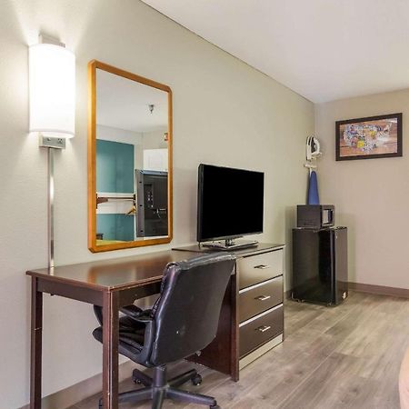 فندق إيكونو لودج إن آند سويتس I-65 Brooks المظهر الخارجي الصورة